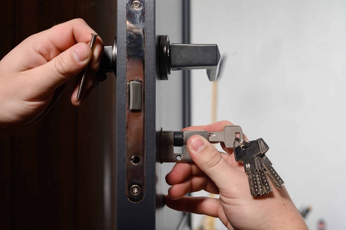 What’s the Difference Between Commercial and Residential Lock&nbsp;Installation